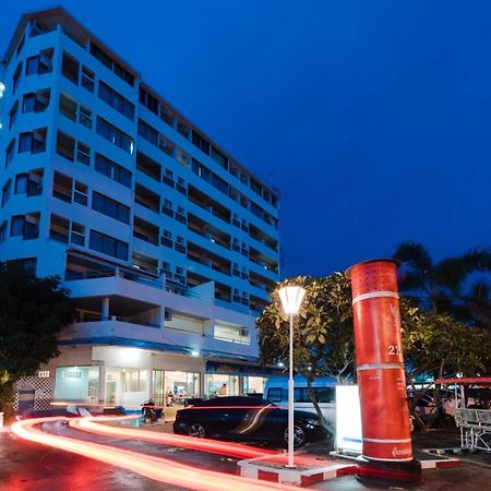 Nice Beach Hotel Rayong Extérieur photo