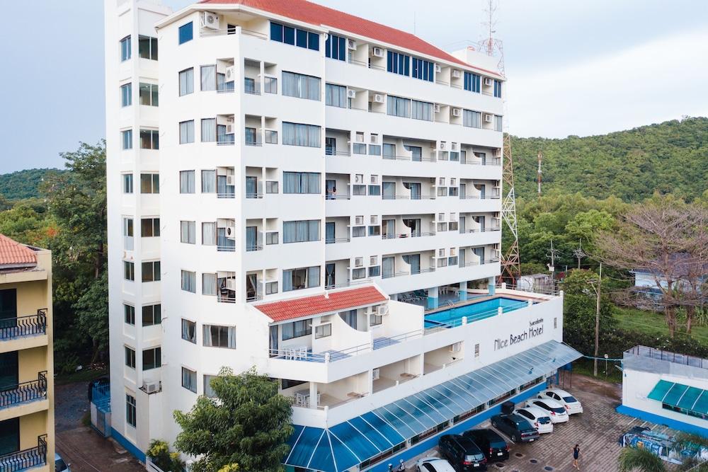 Nice Beach Hotel Rayong Extérieur photo