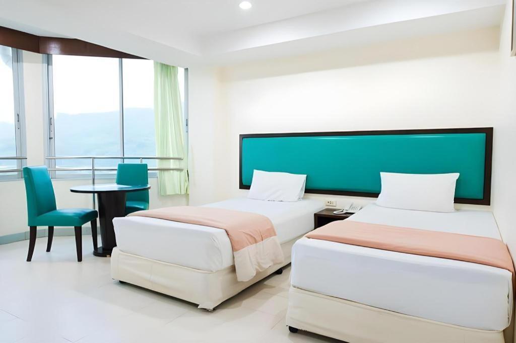 Nice Beach Hotel Rayong Extérieur photo