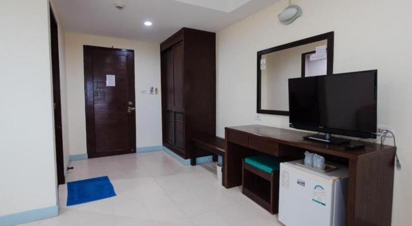 Nice Beach Hotel Rayong Extérieur photo