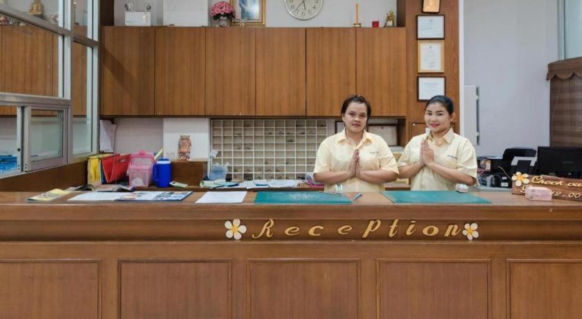 Nice Beach Hotel Rayong Extérieur photo