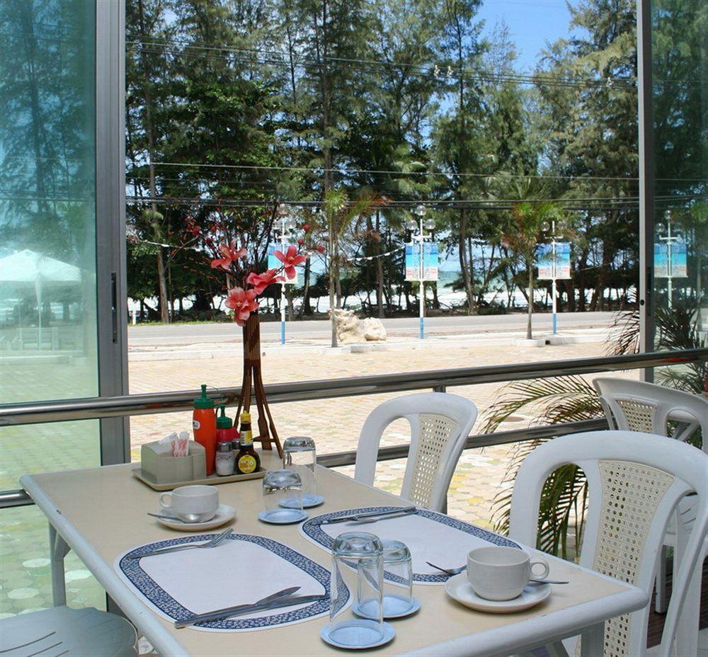 Nice Beach Hotel Rayong Extérieur photo