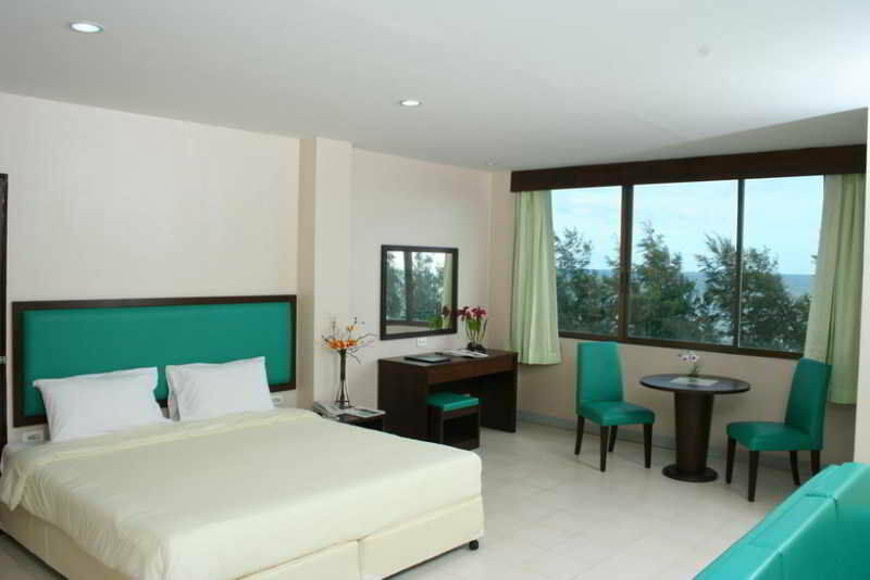 Nice Beach Hotel Rayong Extérieur photo